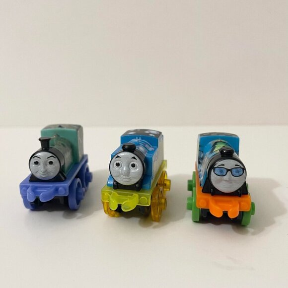 Lot of 9 Fisher Price Thomas and Friends Minis Train Engines - Picture 3 of 16